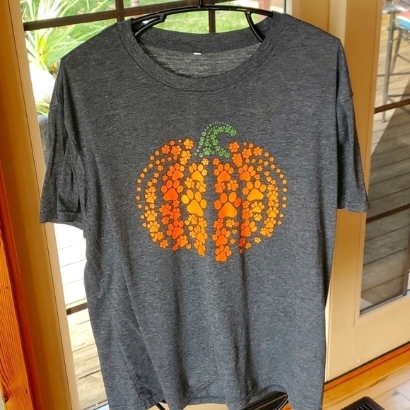 Vivid Pumpkin Dog Paws Graphic Short Slv. Sz. 2XL T-shirt - Picture 1 of 9